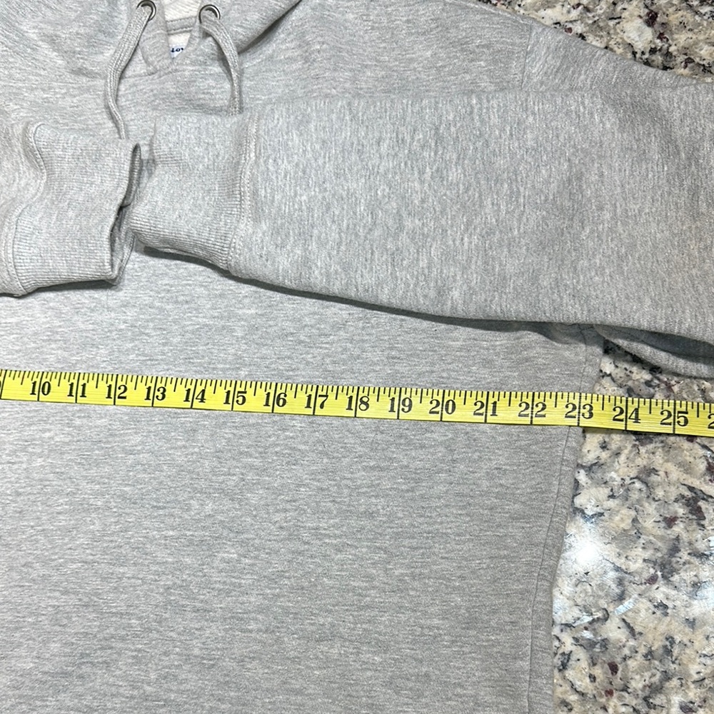 Champion Women’s Cropped Gray Hoodie Sweatshirt Logo Pullover Size Medium - Picture 7 of 8